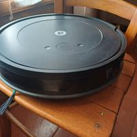 Robot aspirapolvere e lavapavimenti