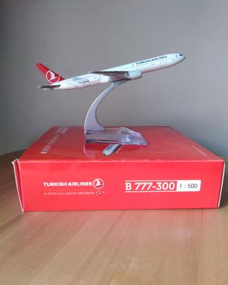 Modellino Boeing 777-300 Turkish Airlines