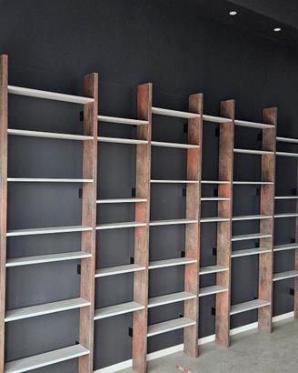 Mobile-Libreria in Corten