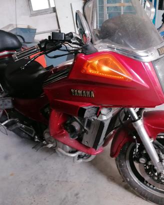 YAMAHA XVZ1.2 FUNZIONANTE DEMOLITA PER RICAMBI