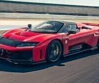 DISPONIAMO DI RICAMBI AUTO FERRARI F80 MATERIALE D