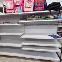 scaffali supermercato