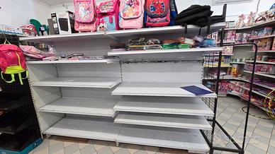scaffali supermercato