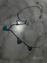Collana con i cuoricini azzura elegante