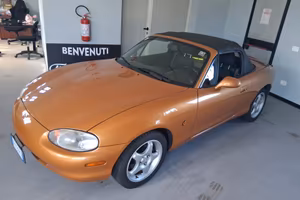 Mazda MX-5 1.6i 16V cat