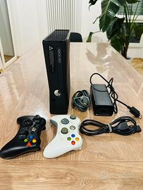 Xbox 360 + 2 controller e accessori originali!