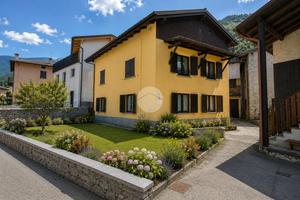 VILLA SINGOLA A PONTE IN VALTELLINA