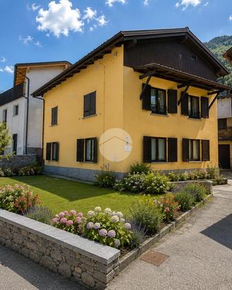 VILLA SINGOLA A PONTE IN VALTELLINA