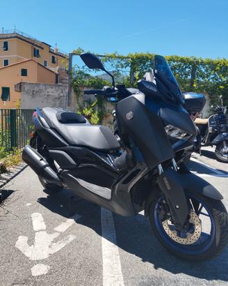 XMax 300