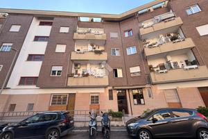 MONOLOCALE A ROMA