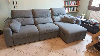 Eskilstuna Ikea divano 3 posti con chaise-longue