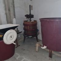 SET ATTREZZATURA PER VINIFICAZIONE