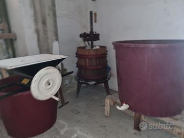 SET ATTREZZATURA PER VINIFICAZIONE