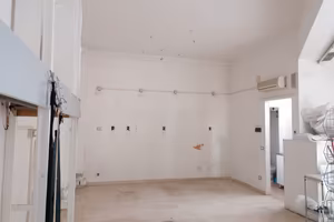 LOCALE C1 (POSSIBILITÀ CAMBIO DESTINAZIONE USO) 