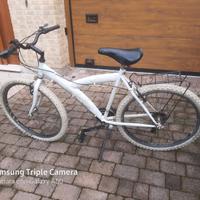 Bici MTB da 26" bella, robusta e ben funzionante