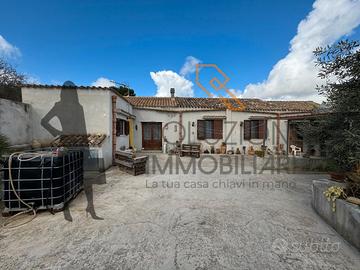 Villa indipendente con giardino a Buseto Palizzolo