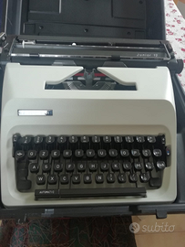 Macchina da scrivere triumph