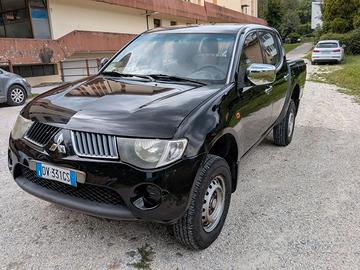 Mitsubishi L200 Autocarro (N1) -130.000 km