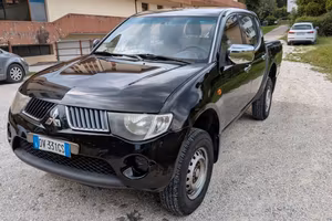 Mitsubishi L200 Autocarro (N1) -130.000 km