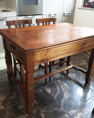 Tavolo in legno da cucina