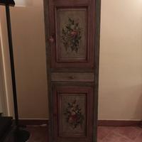 Mobile credenza dipinta