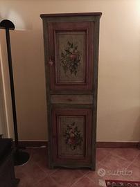 Mobile credenza dipinta