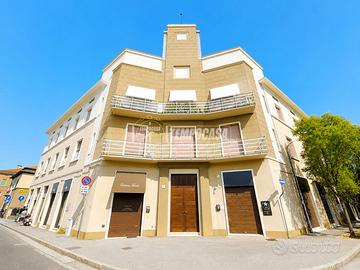 Ampio trilocale con balcone, solaio, cantina e asc
