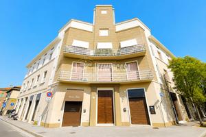 Ampio trilocale con balcone, solaio, cantina e asc