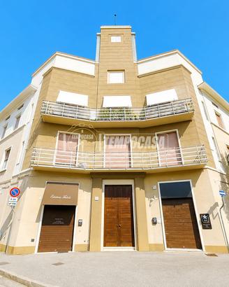 Ampio trilocale con balcone, solaio, cantina e asc