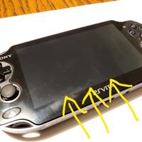 PS Vita PCH-1004 con 8 giochi