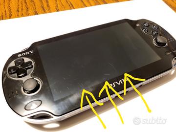 PS Vita PCH-1004 con 8 giochi