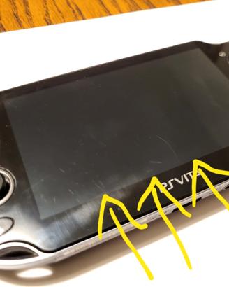 PS Vita PCH-1004 con 8 giochi