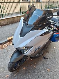 TMax 560