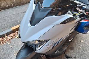TMax 560