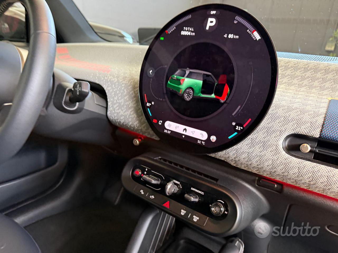 MINI COOPER E Favorite British Racing Green 40.7 kWh 184ch - Toit panoramique - Cuir - Carplay - 8 900 km