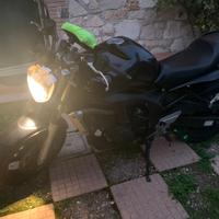 Yamaha fz6 2006 di colore nero