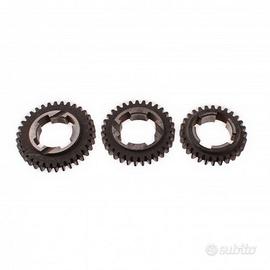 Ingranaggi cambio tre velocità su albero secondari