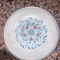 Piatto in maiolica faentina