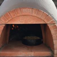 Forno per pizza a legna carrellato su ruote