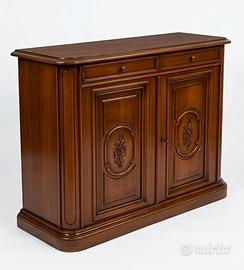 raffinata credenza a tre porte. Mobile noce