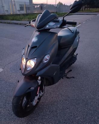 Malaguti Phantom F12 R LC