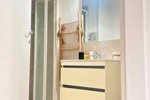 Camera con bagno privato - fronte stazione Saronno