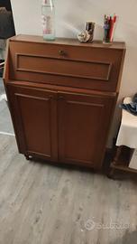 Mobile Credenza
