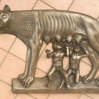 Lupa capitolina bronzo invecchiato