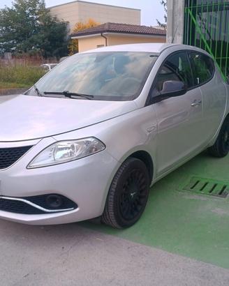LANCIA YPSILON 1.2 NEOPATENTATI