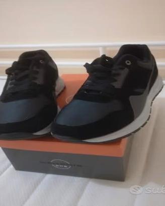 Scarpe sportive per il tempo libero