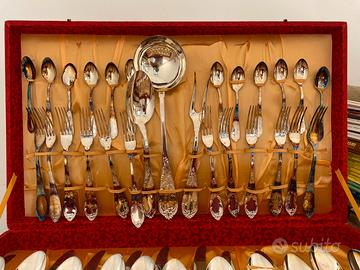 Set posate da 12 della fine dell’800