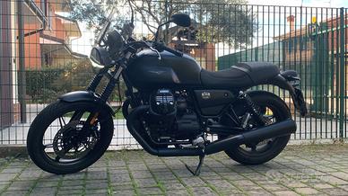 Moto Guzzi V7 Stone 850
