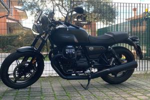 Moto Guzzi V7 Stone 850