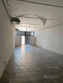 Immobile di 111 m² con 2 locali a Medicina